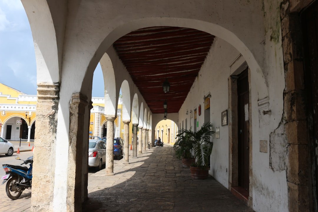 Colorful colonial street in Merida Yucatan showing Mexico safety expats 2026